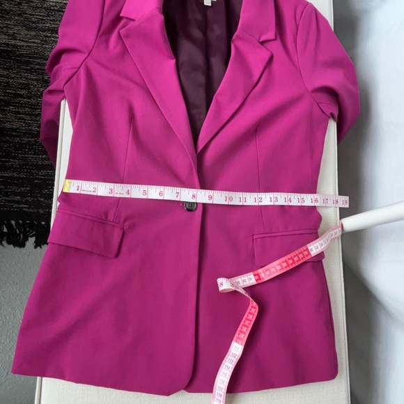 Twik (XS) dark pink tailored blazer with burgundy lining, EUC, by Simons. - Picture 16 of 16
